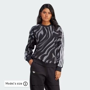 🦓NWT Adidas Sweatshirt